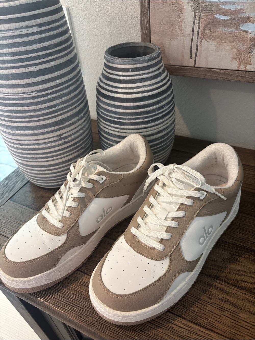 Alo Yoga Recovery Mode Sneaker White and Gravel W Size 10 - Picture 3 of 7